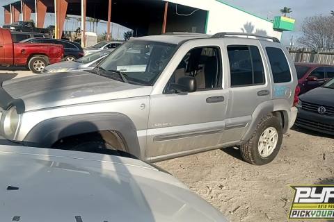 Photo of 2004 Jeep Liberty