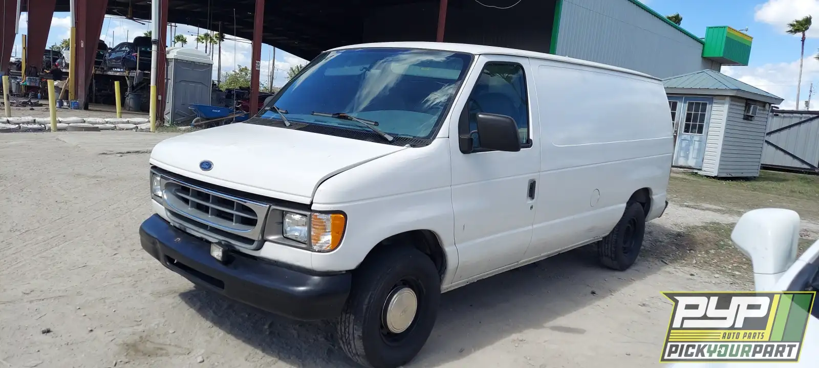 Photo of 1999 Ford E-150 Econoline
