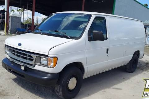 Photo of 1999 Ford E-150 Econoline