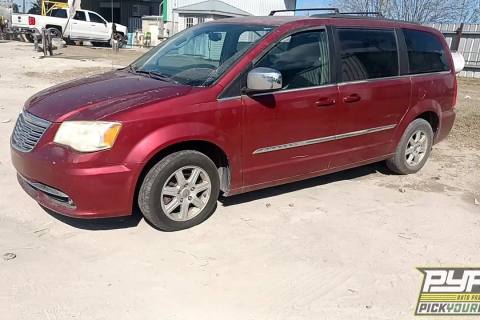 Photo of 2012 Chrysler Town & Country