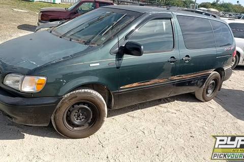 Photo of 2002 Toyota Sienna
