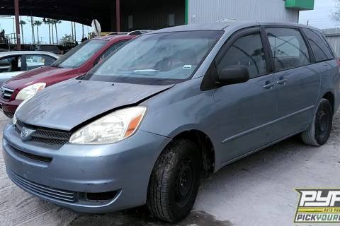 Photo of 2004 Toyota Sienna