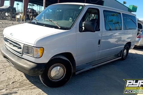 Photo of 2000 Ford E-150 Econoline Club Wagon