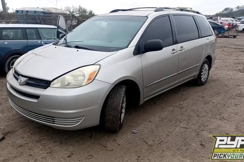 Photo of 2004 Toyota Sienna