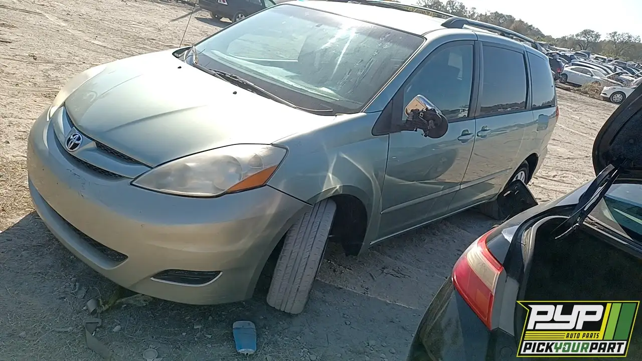 Photo of 2008 Toyota Sienna