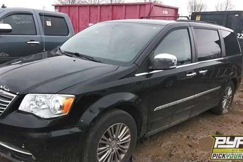 Photo of 2014 Chrysler Town & Country