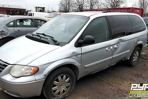 Photo of 2007 Chrysler Town & Country