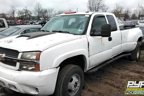 Photo of 2004 Chevrolet Silverado 3500