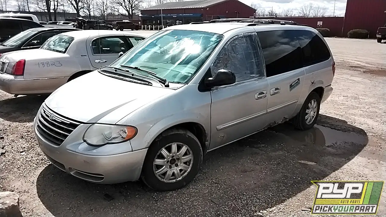 Photo of 2006 Chrysler Town & Country