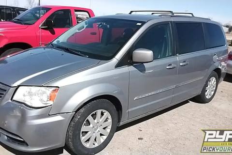 Photo of 2014 Chrysler Town & Country