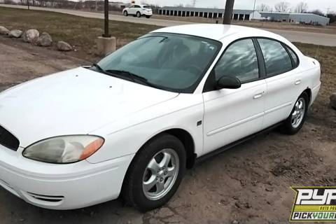 Photo of 2004 Ford Taurus