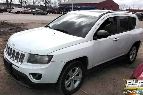 Photo of 2015 Jeep Compass