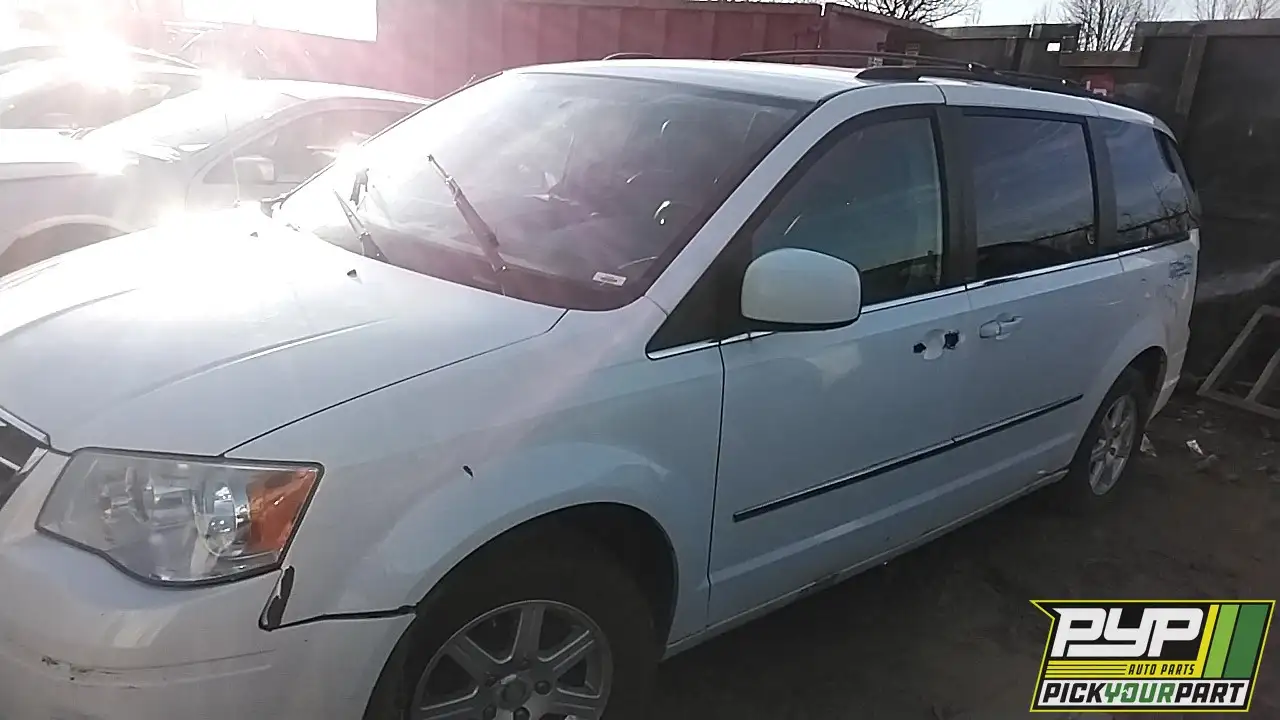 Photo of 2010 Chrysler Town & Country