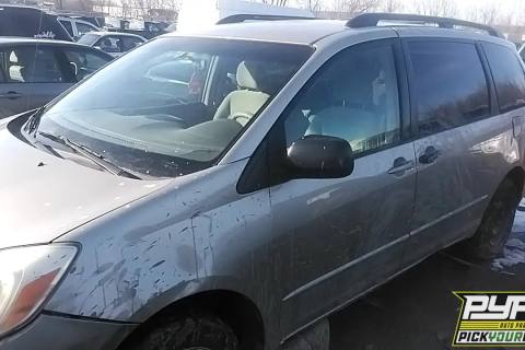 Photo of 2005 Toyota Sienna