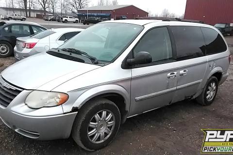 Photo of 2007 Chrysler Town & Country