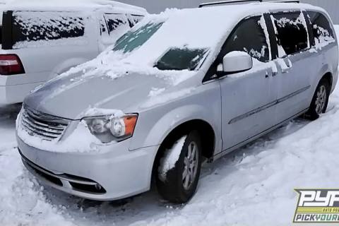 Photo of 2011 Chrysler Town & Country
