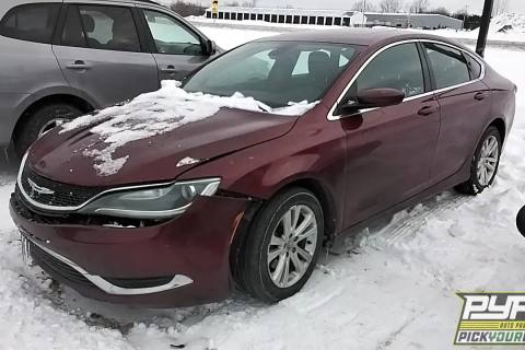 Photo of 2015 Chrysler 200