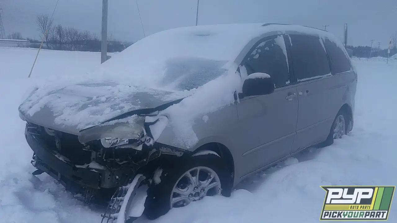 Photo of 2005 Toyota Sienna