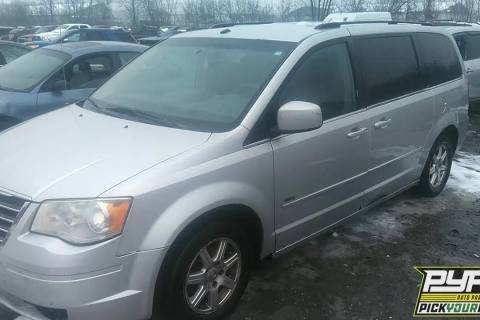 Photo of 2008 Chrysler Town & Country