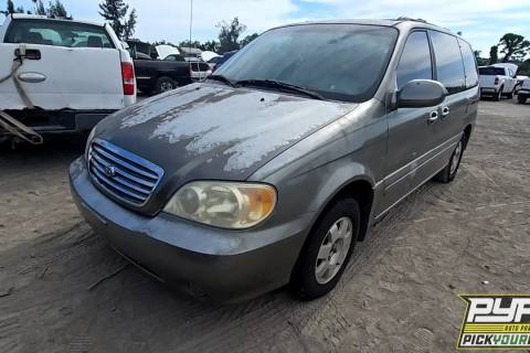 Photo of 2005 Kia Sedona