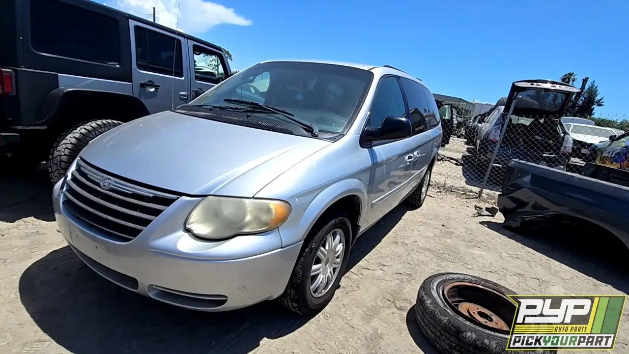 Photo of 2006 Chrysler Town & Country