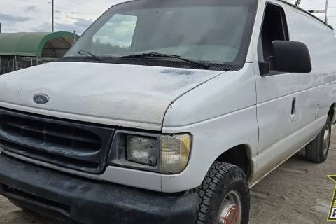 Photo of 1999 Ford E-250 Econoline