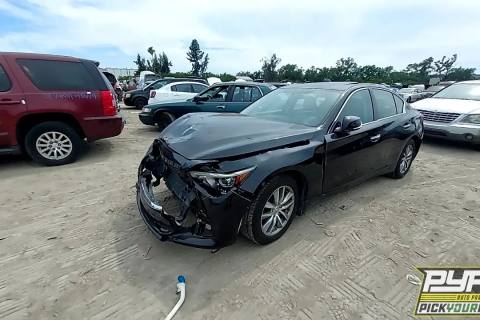 Photo of 2015 Infiniti Q50