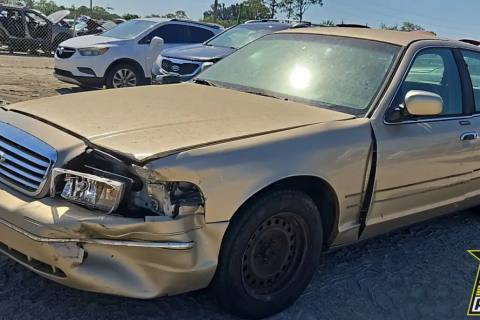 Photo of 1999 Ford Crown Victoria