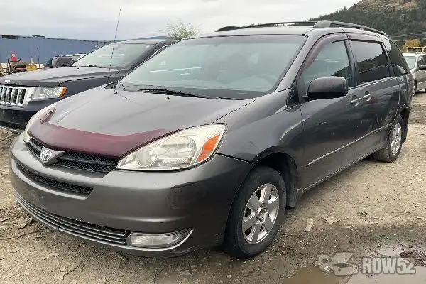 Photo of 2005 Toyota Sienna