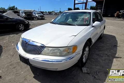 Photo of 2001 Lincoln Continental