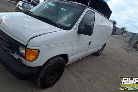 Photo of 2004 Ford E-150