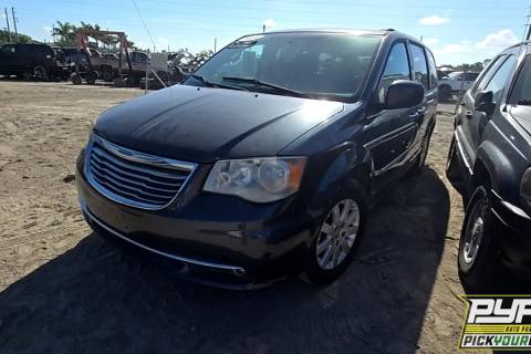 Photo of 2014 Chrysler Town & Country