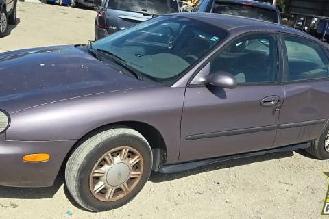 Photo of 1996 Ford Taurus