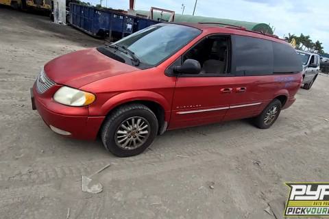 Photo of 2001 Chrysler Town & Country