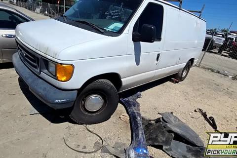 Photo of 2003 Ford E-150
