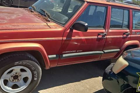 Photo of 1999 Jeep Cherokee