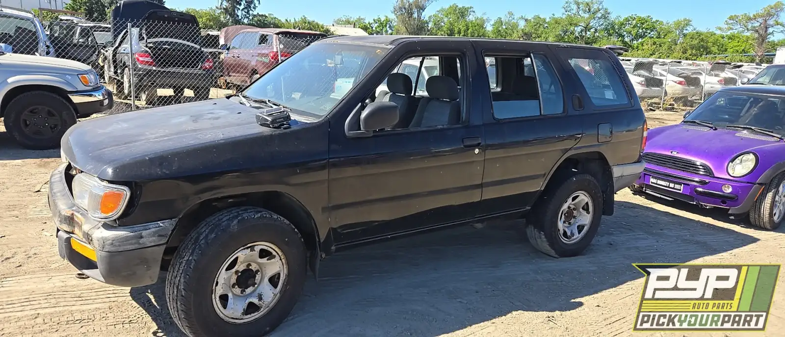 Photo of 1997 Nissan Pathfinder