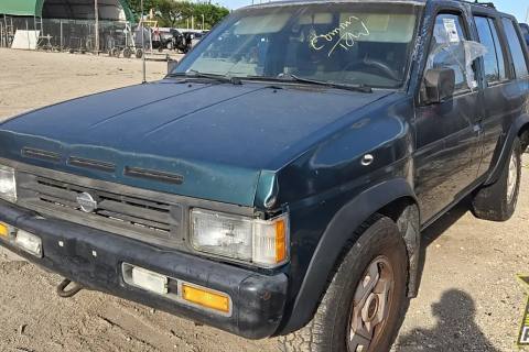Photo of 1995 Nissan Pathfinder