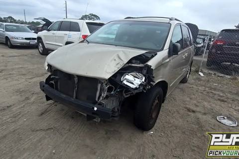 Photo of 2005 Toyota Sienna