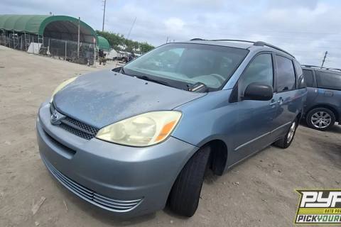 Photo of 2005 Toyota Sienna