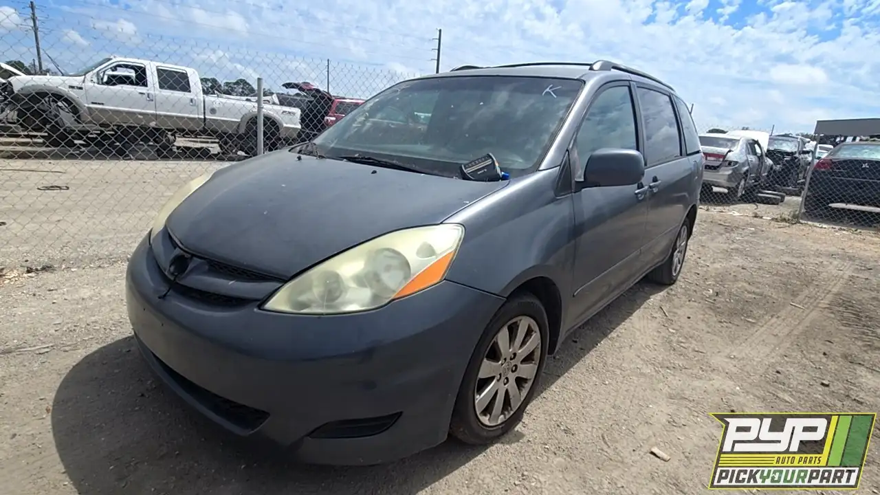 Photo of 2008 Toyota Sienna