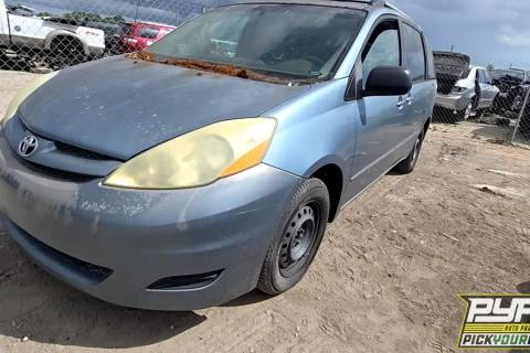 Photo of 2006 Toyota Sienna