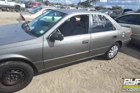 Photo of 1999 Toyota Camry