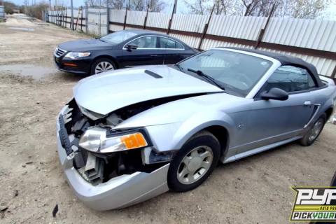 Photo of 2000 Ford Mustang