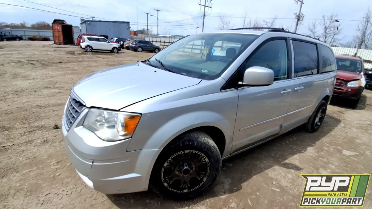 Photo of 2010 Chrysler Town & Country