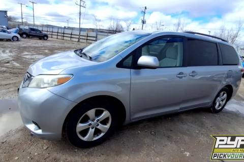 Photo of 2012 Toyota Sienna