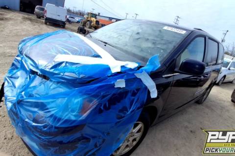 Photo of 2012 Chrysler Town & Country