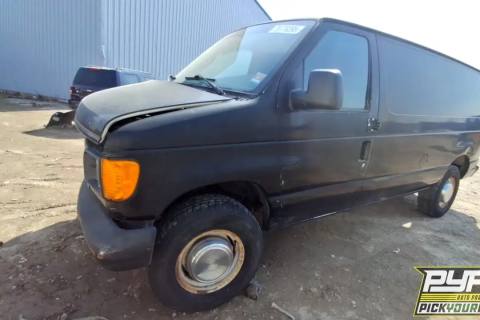 Photo of 2004 Ford E-250