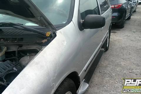 Photo of 2002 Nissan Quest