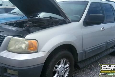 Photo of 2005 Ford Expedition